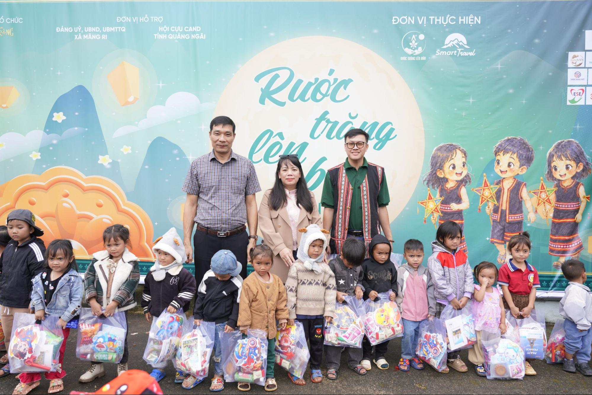 Rước Trăng Lên Bản 